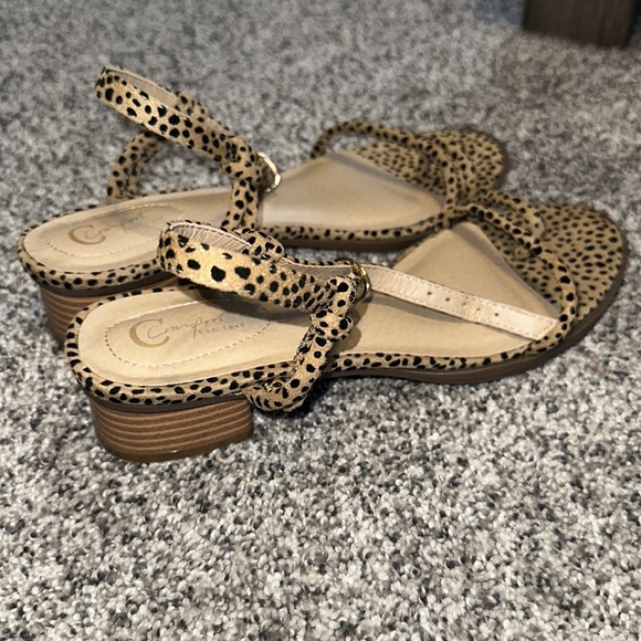 Sandals - Picture 3 of 4